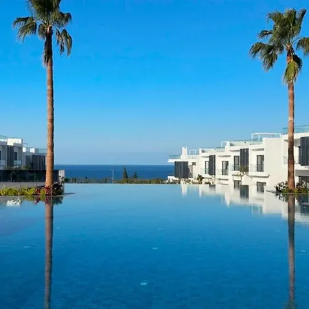Appartement With Sea View And Facilities *