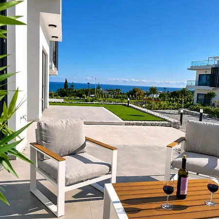 Appartement With Sea View And Facilities